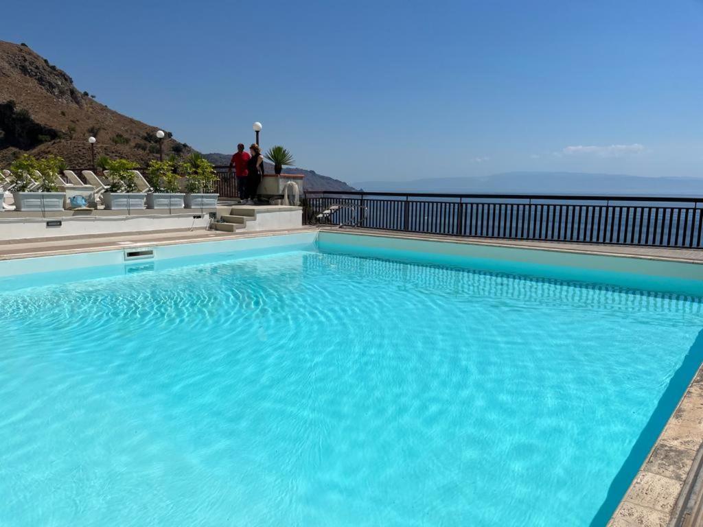 Elisa'S House Apartment Taormina Bagian luar foto