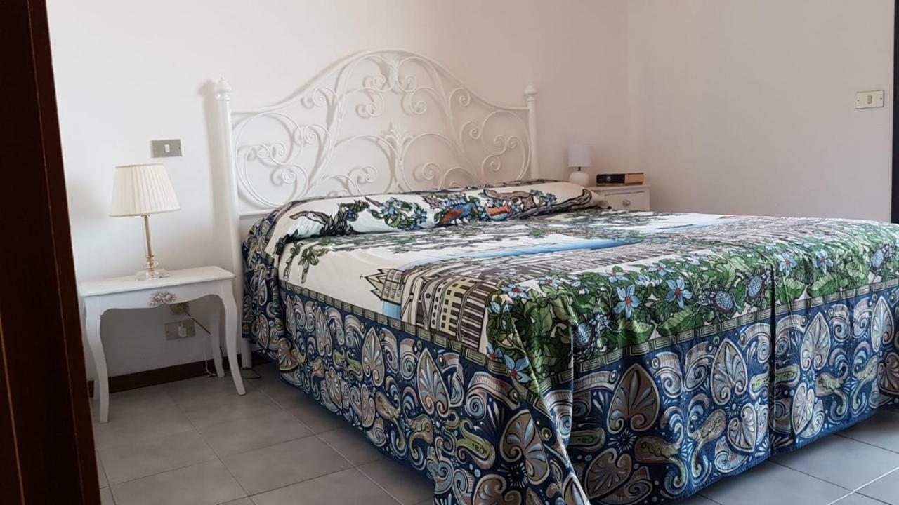 Elisa'S House Apartment Taormina Bagian luar foto