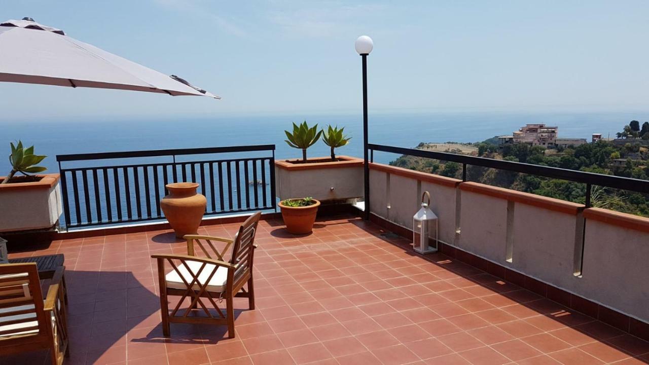 Elisa'S House Apartment Taormina Bagian luar foto