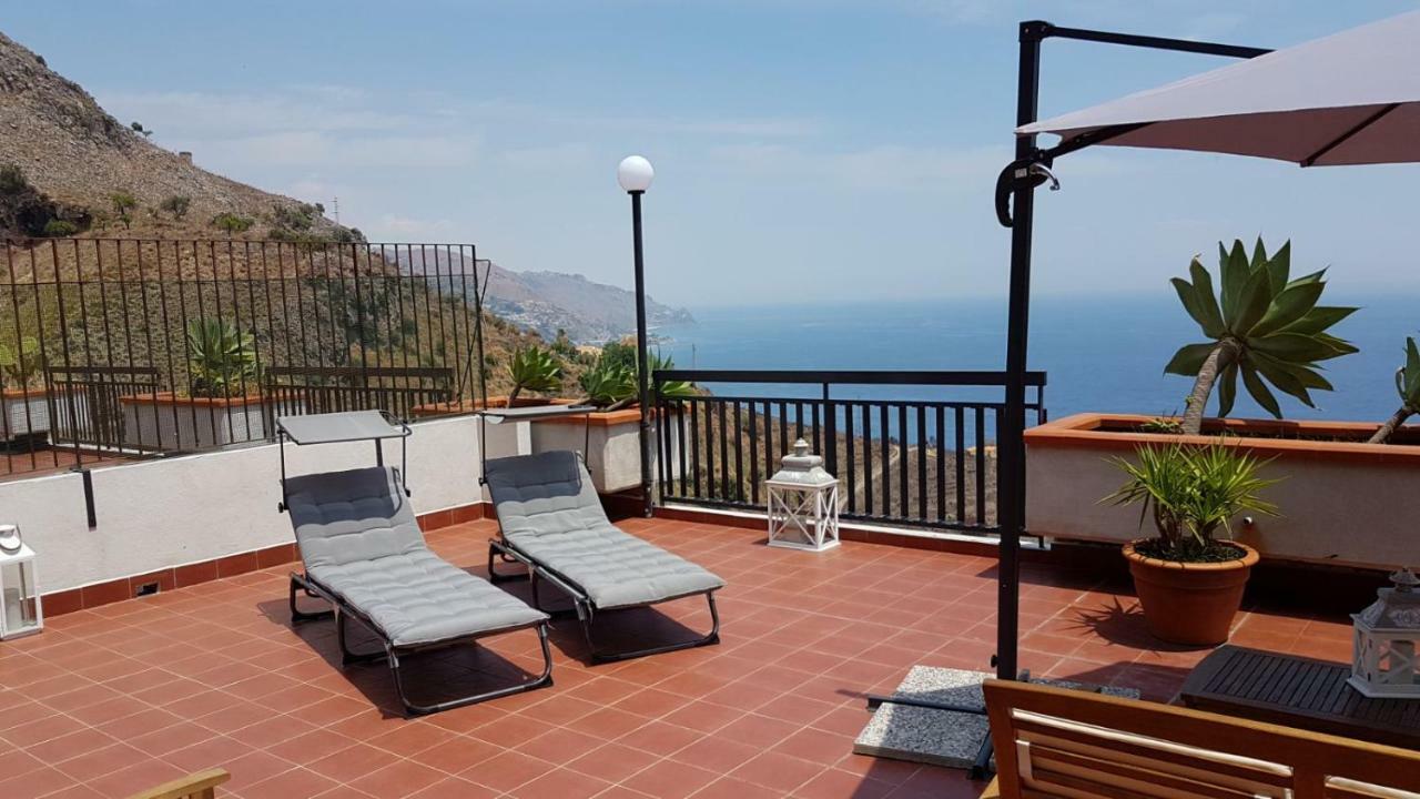 Elisa'S House Apartment Taormina Bagian luar foto