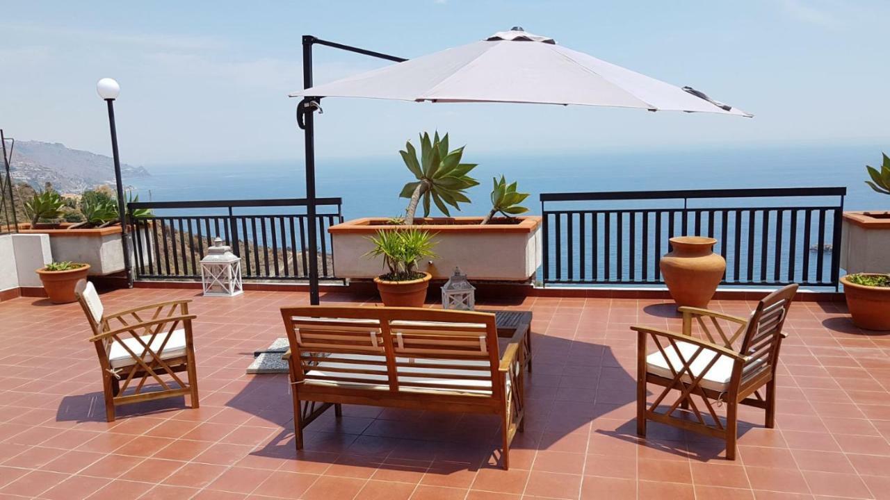 Elisa'S House Apartment Taormina Bagian luar foto