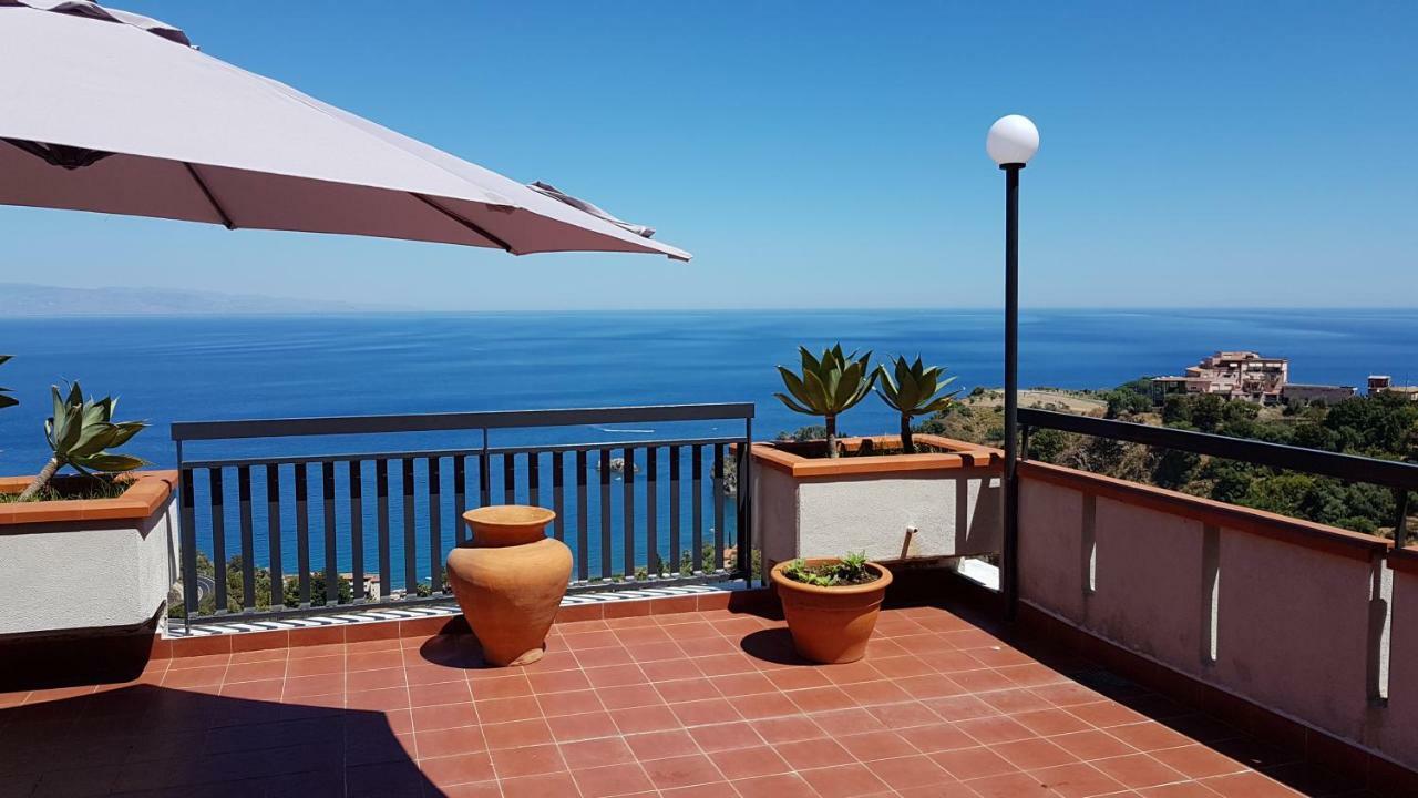 Elisa'S House Apartment Taormina Bagian luar foto