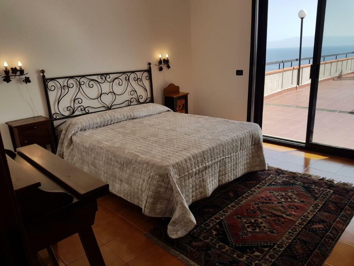 Elisa'S House Apartment Taormina Bagian luar foto
